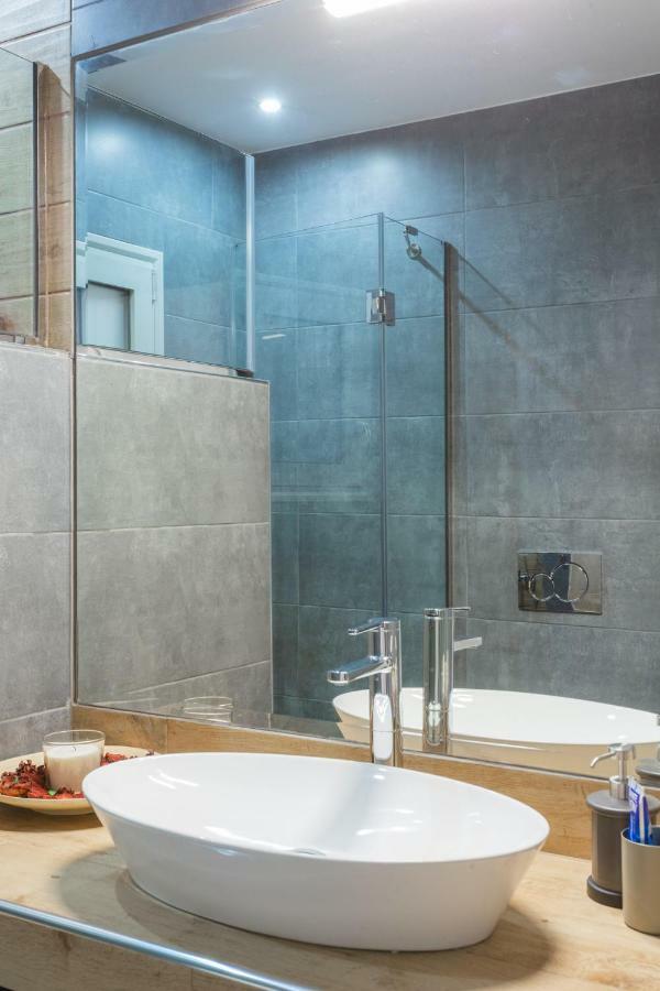 100M2 Luxury Apartment In The Heart Of Athens - Living Stone Emerald Exteriör bild